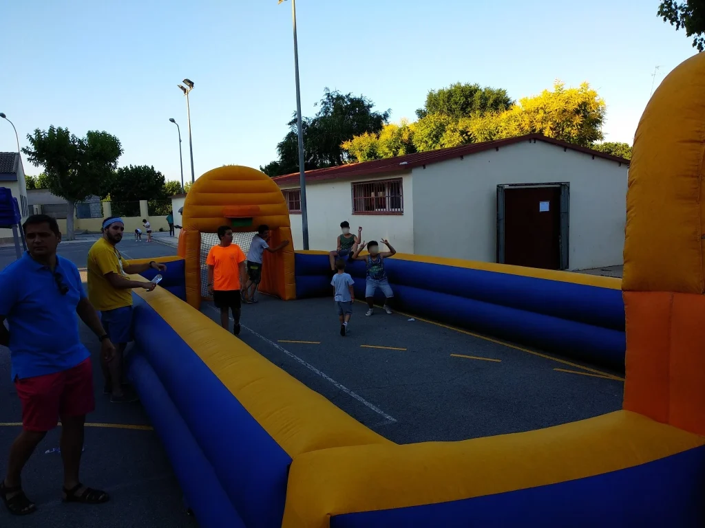 Fiesta familiar en colegio por Gomivent